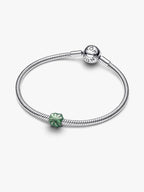 Mini Charm Quadrifoglio effetto metallico verde Argento Sterling 925