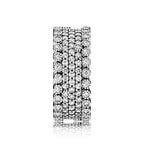 Anello a fascia con pavé scintillante