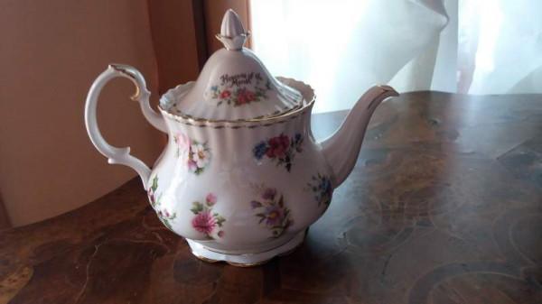 TEIERA ROYAL ALBERT